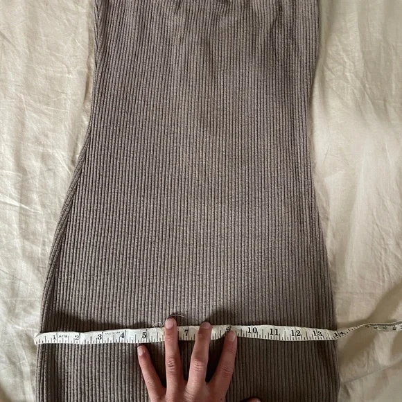 Ribbed midi dress - Picture 6 of 6